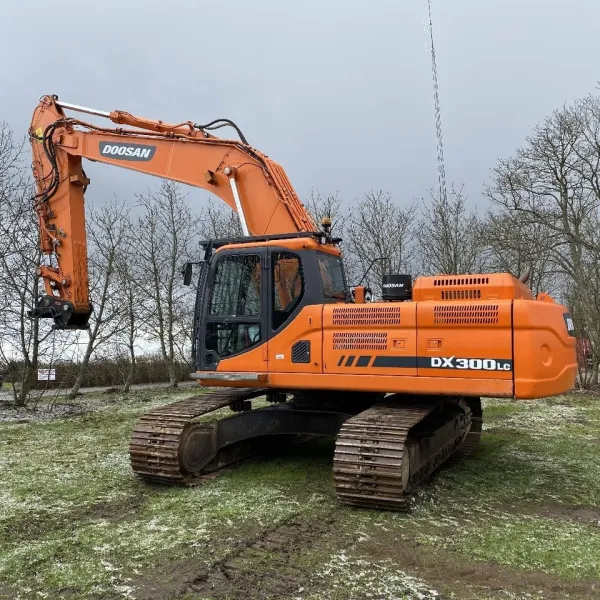 Длиннорукий экскаватор Doosan DX300